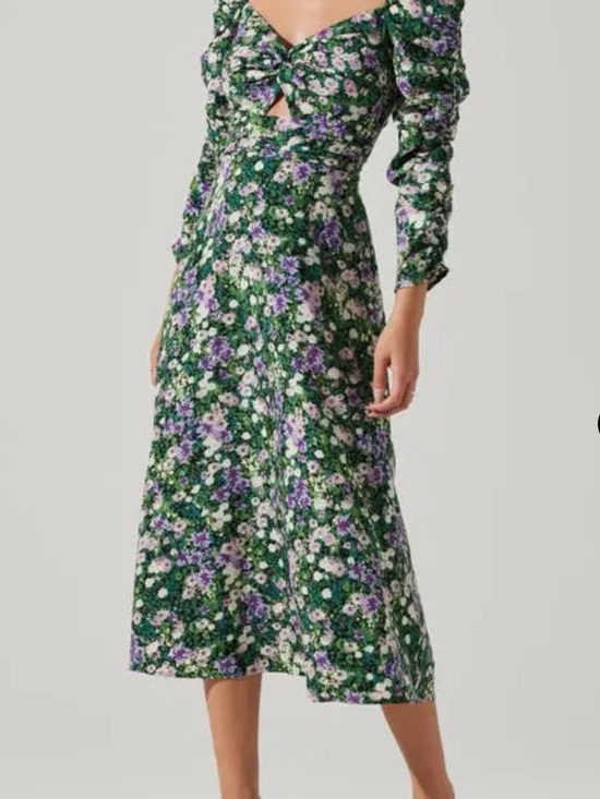 Astr Dresses & Skirts - ASTR Green Floral Midi Dress with Puff Sleeves